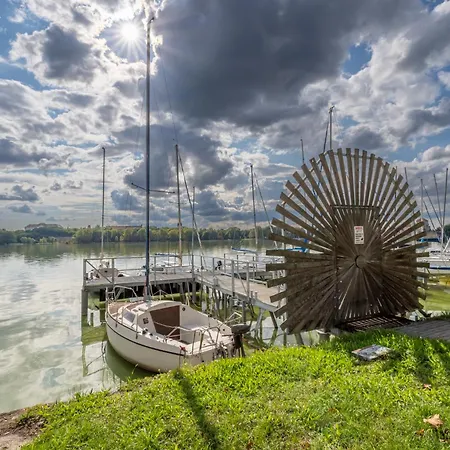 דירה Patrikabin טטה